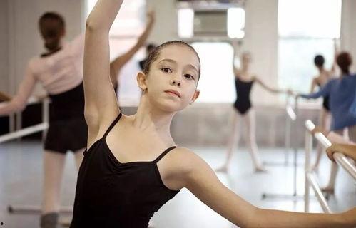 舞蹈服成人帅哥视频,成人帅哥舞蹈服魅力展示