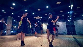 特警成人拉丁舞视频,硬汉柔情演绎舞韵人生