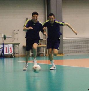 成人踢球训练视频,成人踢球技巧解析与实战演练